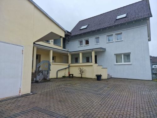 Euerdorf - Einfamilienhaus mit Garten, separatem Büro und riesigem Garagentrakt in 97717 Euerdorf-Wirmsthal zwischen Ba…