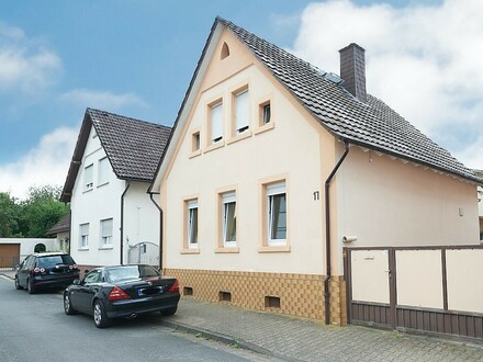 Dreieich - Freistehendes Einfamilienhaus in Dreieich-Sprendlingen mit Ausbaupotenzial und Nebengebäuden