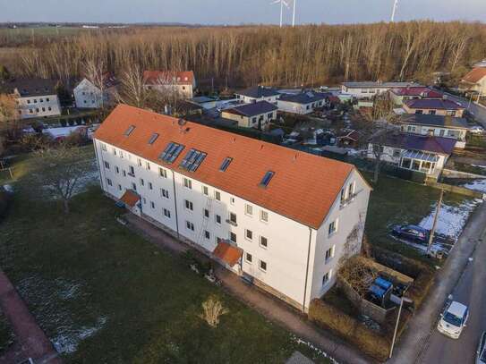 Borna - Helle und Schöne 2-Raumwohnung in ruhiger Lage mit Einbauküche