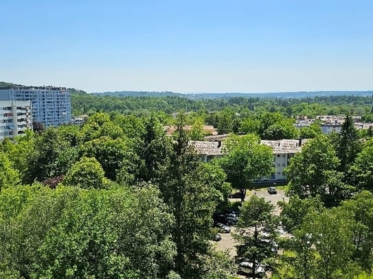 Sindelfingen - Helle 4,5-Zimmer-Wohnung in Sindelfingen zu verkaufen