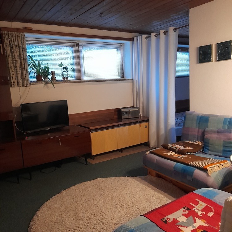 Berlin - möbl.Kleinwohn.46m2,seperat i.EFH ,gr.Garten,für Einzelperson,in Berlin-Altglienicke - Foto 1
