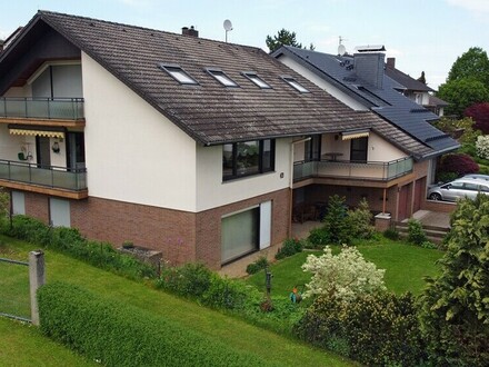 Hofheim - Hofheim-Diedenbergen: 2 Familien- oder XXL-Haus in Feldrandlage