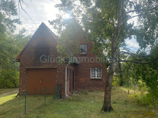 Friesack - RESERVIERT! Einsames Bahnhaus mitten im Wald sucht Handwerker.