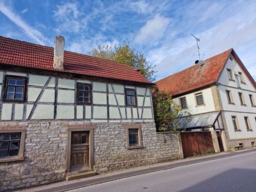 Wasserlosen - Einfamilienhaus mit bezauberndem Charme, weiteres kl. Einfamilienhaus, Innenhof, Scheune, Garten und Gara…