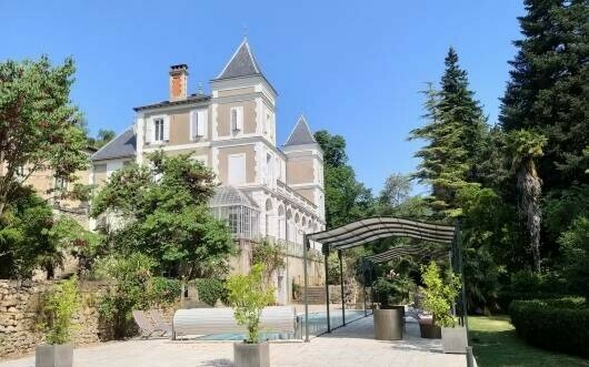 MONTPELLIER - Exceptional Property with beautiful 17th Century Château, 487 with a