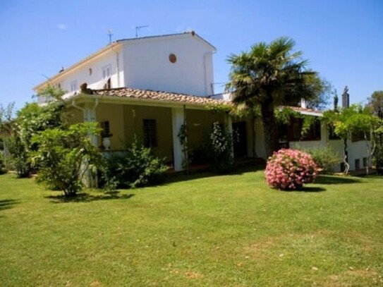 Quercianella - Wunderschöne Villa mit Säulengang u. Meerblick