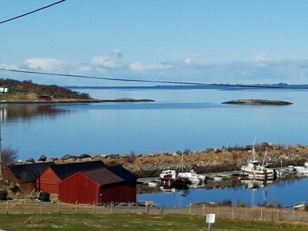 Midsund - Haus mit Meerblick, viel Nebengelass, Bootshaus, Bootsplatz