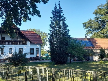 Lieskau - Geräumiges Generationshaus im Landhausstil