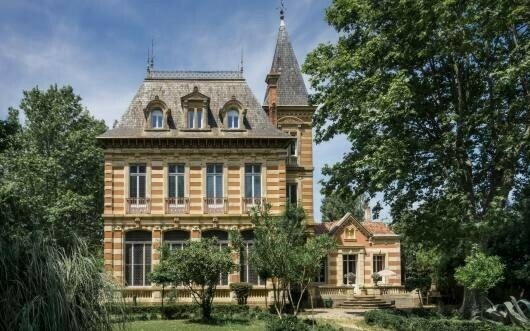 MONTPELLIER - Splendid 19th Century Chateau, large elegant reception rooms