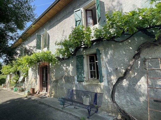 Faget-Abbatial - Kleiner Hof in Ruhiger Lage Wohnhaus Stallung 1ha