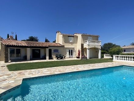 Saint-Aygulf - Sehr schöne Villa in ruhiger Lage mit Meerblick