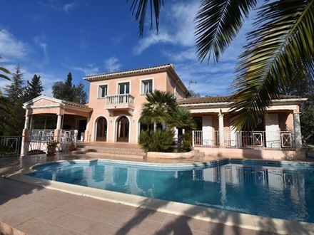 Saint-Raphael - Prächtige Villa mit schönem Pool und 6 Zimmern