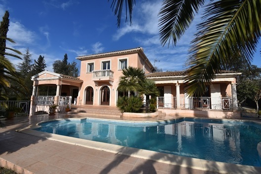 Saint-Raphael - Prächtige Villa mit schönem Pool und 6 Zimmern
