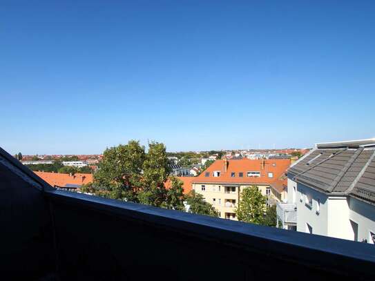 Leipzig - Einzigartiger Ausblick! Stilvolle Dachgeschosswohnung mit Dachterrasse!