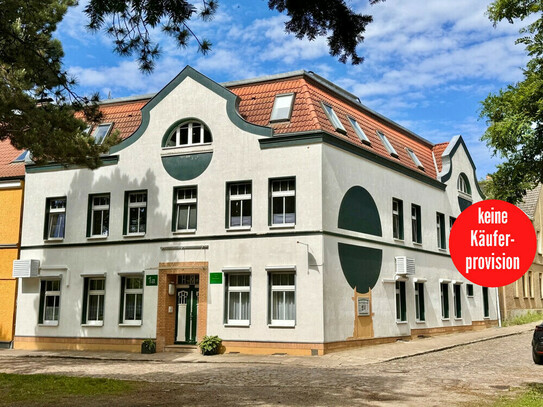 Friedland - Mehrfamilienhaus in Friedland, eine große Wohnung für Eigennutzer, 3 vermietet + 2 Ferienwohnungen
