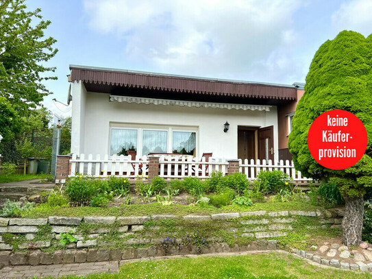 Riepke/Cammin - HORN IMMOBILIEN ++ gepflegter Bungalow in ruhiger Lage mit Carport bei Neubrandenburg