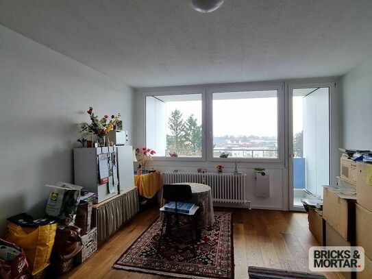 Augsburg - Renoviertes und modernes Apartment nebst schöner Loggia mit Weitblick in Augsburg-Bärenkeller.