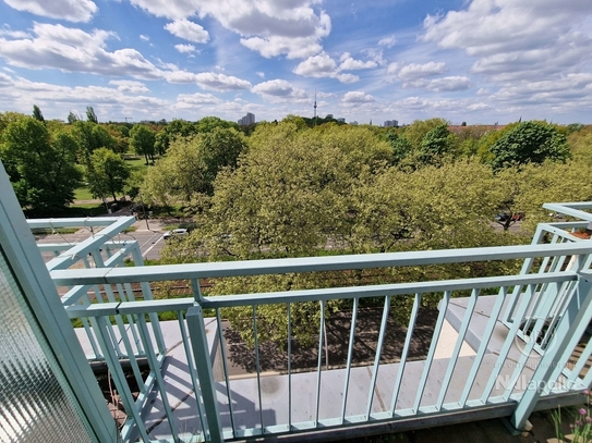 Berlin - DEM HIMMEL SO NAH! WOHNEN MIT GRANDIOSER AUSSICHT DIREKT AUF DEN VOLKSPARK FRIEDRICHSHAIN!