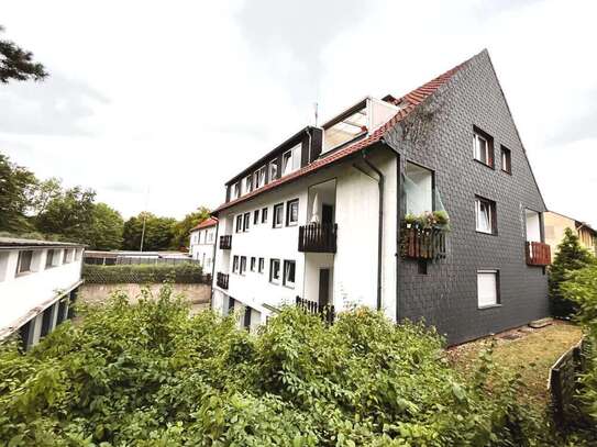 Gelsenkirchen - Aufgeteiltes Mehrfamilienhaus: 11 Wohneinheiten, 23 Garagen & langfristige Rendite in Gelsenkirchen