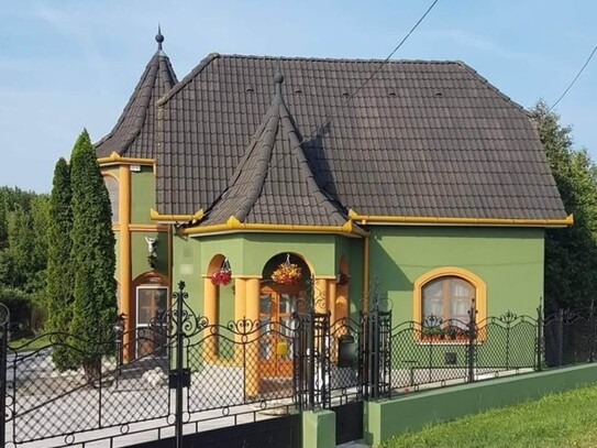 Balatonf&#369;zf&#337; - 7-Zimmer-Einfamilienhaus mit Garten
