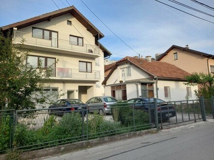 Sarajevo/Stup - Drei Häuser in Sarajevo