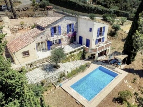 LES ADRETS DE L ESTEREL - PROVENZALISCHES STEINHAUS MIT RIESIGEM POOL PANORAMABLICK