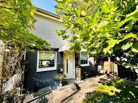 Sankt Ingbert - Modernes Reihenendhaus mit Küche, Sauna, Wintergarten, Garage und Dachterrasse in St. Ingbert - Süd