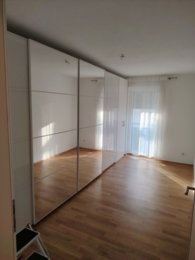 Neuwertige 3-Zimmer-Wohnung mit Balkon und EBK in München