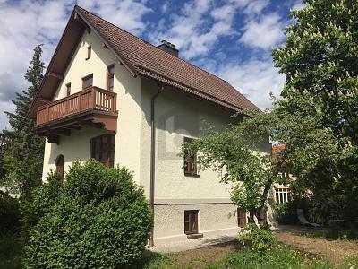 München - GROSSZÜGIGER ALTBAU MIT GARTEN - BEZUGSFREI