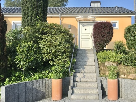 Hofheim am Taunus - Einfamilienhaus mit bezauberndem Garten und einzigartiger Feldrandlage