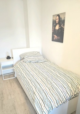 Modernes, frisch saniertes WG-Zimmer in zentraler Lage in Nürnberg