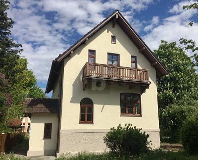 München - SCHÖNER ALTBAU IN RUHIGER LAGE MIT GARTEN