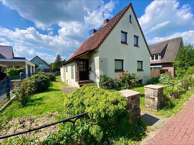 Buxtehude - IDYLLISCHES ZUHAUSE MIT GRÜNEM PARADIES