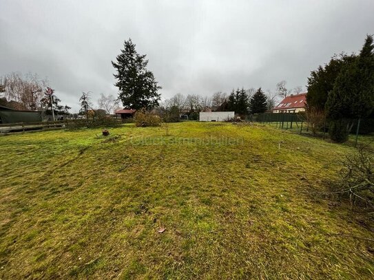 Stahnsdorf - Baugrundstück für schmales Haus in Stahnsdorf OT