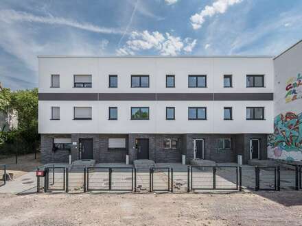 Halle (Saale) - Bezugsfertiger Neubau: Modernes Stadthaus nahe der Saale, Böllberger Weg mit 5 Zimmern