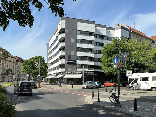 Berlin - Ecke Bundesplatz. Vermietetes Balkon Apartement mit TG-Stellplatz