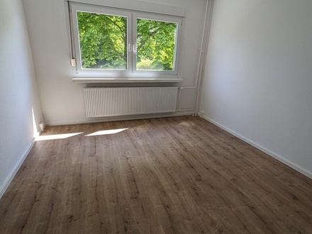 Halle (Saale) - Erstbezug nach Sanierung 4-Zimmer-Wohnung mit Balkon und Lift