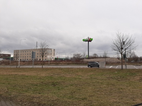 Halle (Saale) - + Baugrundstück mit Altbau in Halle + nahe gelegen an der A143 +