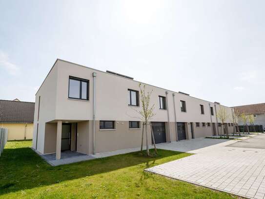 Rheinstetten - Modernes Reihenendhaus mit Wohn- und Gewerbeanteil + Garten, Garage & 3 Stellplätzen in Rheinstetten
