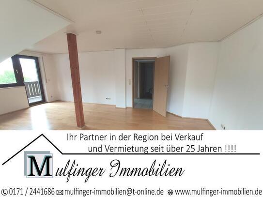 Gremsdorf - 4 Zi. DG Wohnung mit 2 Balkonen, Gartenanteil und Garage