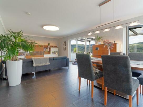 Riol - Riol -großzügiges freistehendes Wohnhaus mit schöner Aussicht, moderner Heiztechnik und Garagen in schöner Randl…