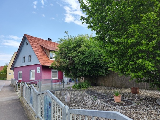 Mödingen-Bergheim - Charmantes Einfamilienhaus in MödingenBergheim mit vielen Nutzungsmöglichkeiten