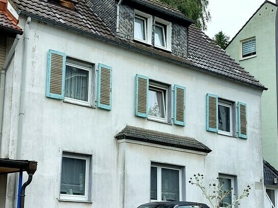 Remscheid - 3 Fam.- Haus mit Einstellplatz in Remscheid West