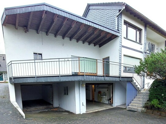 Remscheid - 2 Fam. Haus, mit Garagen u. Carport, Remscheid-Süd
