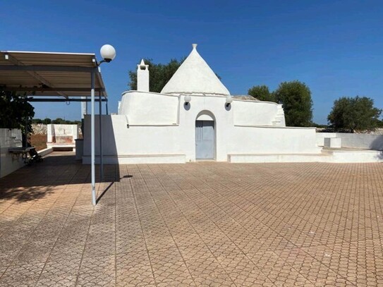 San Michele Salentino - Trullo mit Land