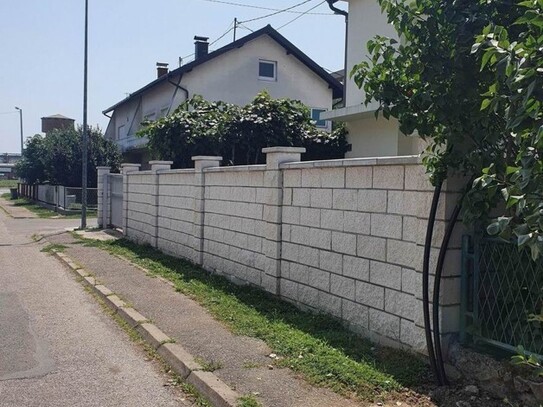 Brcko - Schöne kleinere Villa im noblem Stadtviertel