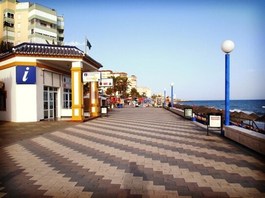 Torrox Costa - Letzte Wohnung direkt am Meer!