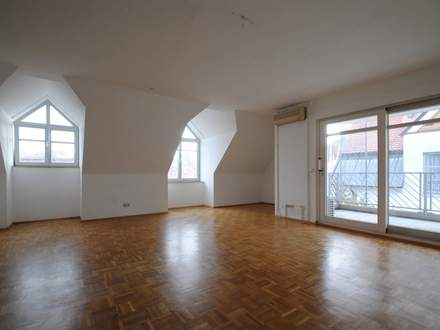 Bad Homburg - Bad Homburg: Zentrale, schicke 3,5-Zimmer-Maisonette-Wohnung mit zwei TG-Plätzen!