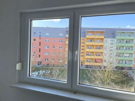 Schmölln - Renovierte 5 Zimmer Wohnung mit Gäste WC und neuer EBK