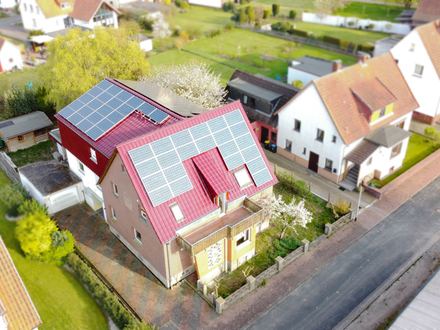Apelern - Mehrgenerationenhaus mit ca. 300 m² Wfl. und 17 kWh PV-Anlage - Jung und alt unter einem Dach